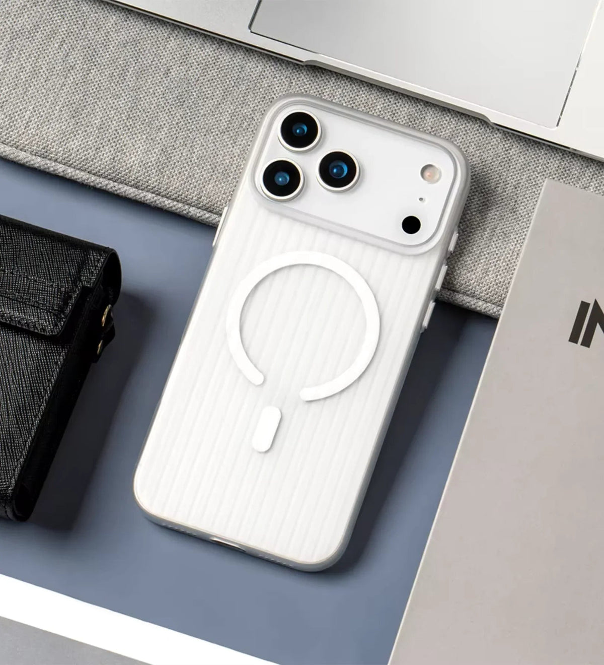 Corrugated Hybrid MagSafe Case Cover for iPhone - White
