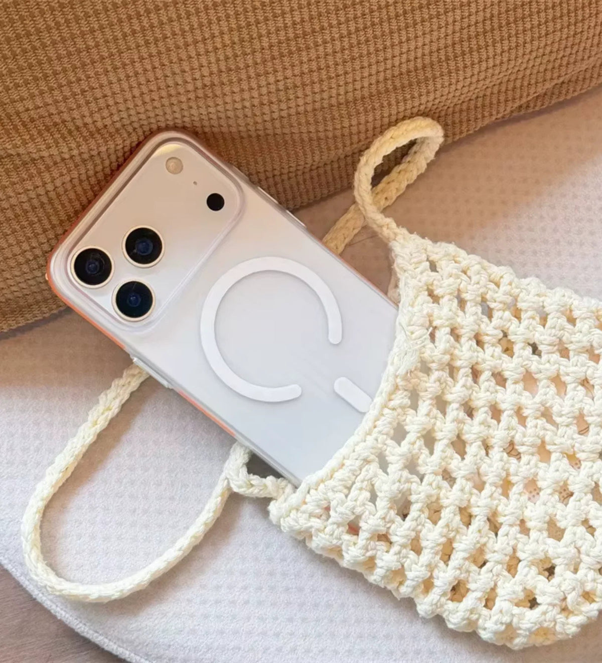 Corrugated Hybrid MagSafe Case Cover for iPhone - White